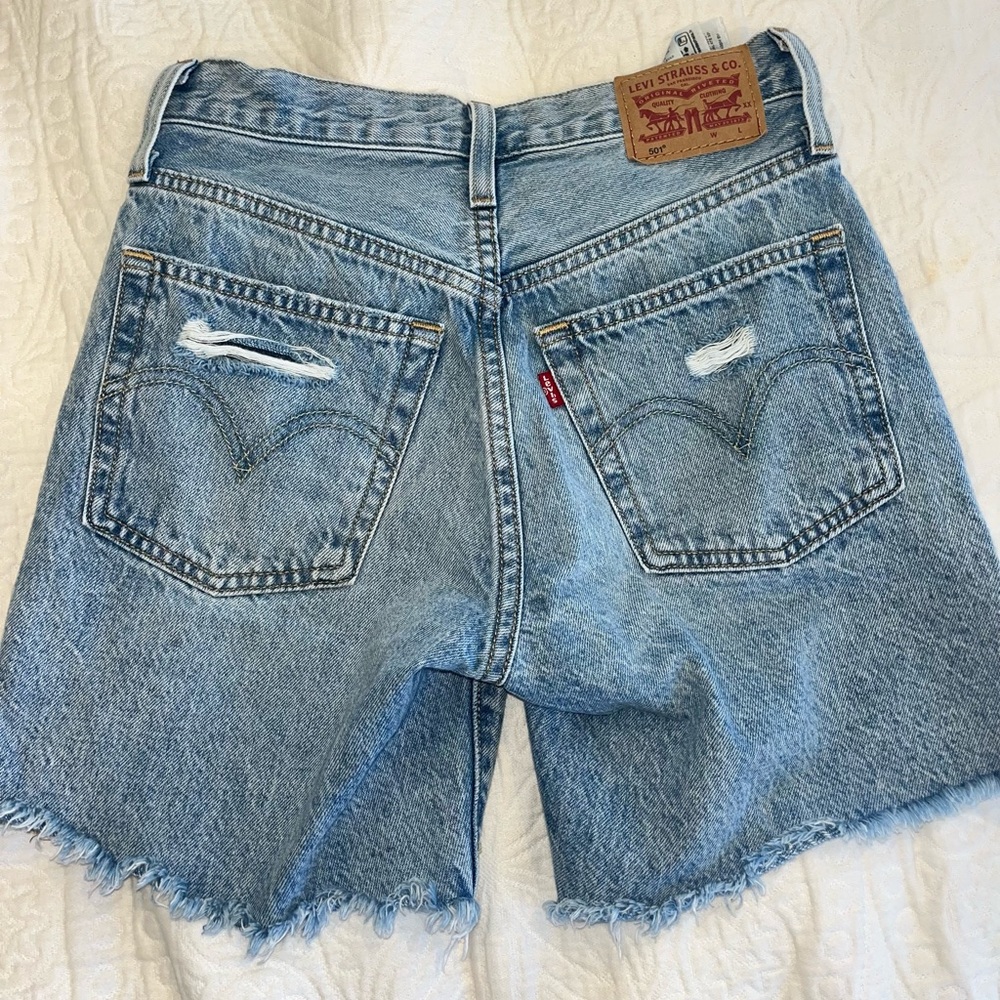 Mid length 501 Levi shorts size 24